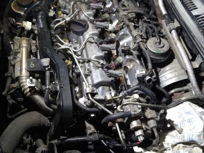 Toyota Avensis форсунки и прокладка клапанной крышки